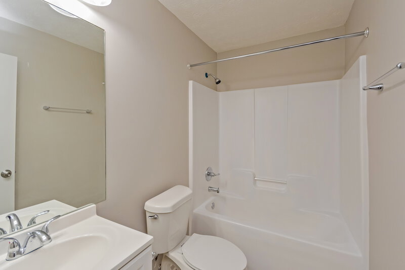 1,660/Mo, 210 Victoria Blvd Oxford, GA 30054 Bathroom View