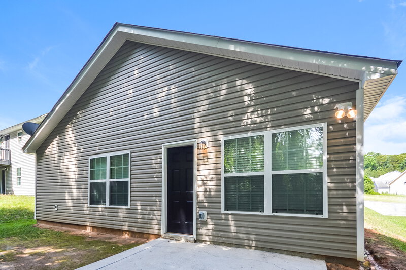 1,660/Mo, 210 Victoria Blvd Oxford, GA 30054 Rear View