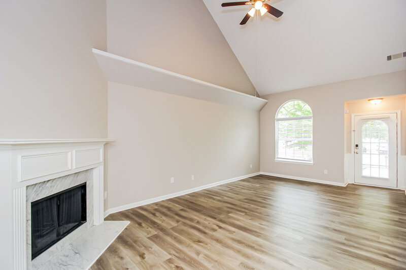 2,250/Mo, 673 Assolas Ct Fairburn, GA 30213 Living Room View