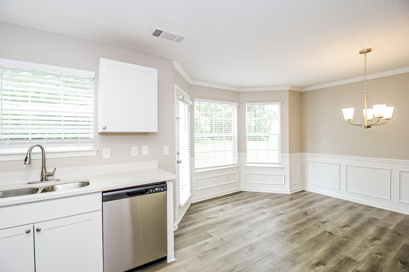 2,250/Mo, 673 Assolas Ct Fairburn, GA 30213 Living Room View 3