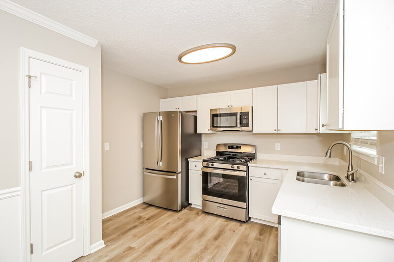 2,250/Mo, 673 Assolas Ct Fairburn, GA 30213 Kitchen View