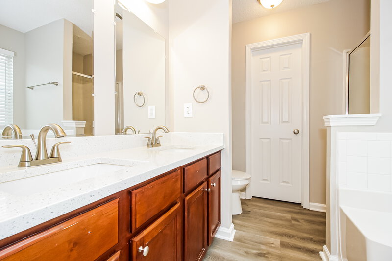 2,250/Mo, 673 Assolas Ct Fairburn, GA 30213 Main Bathroom View