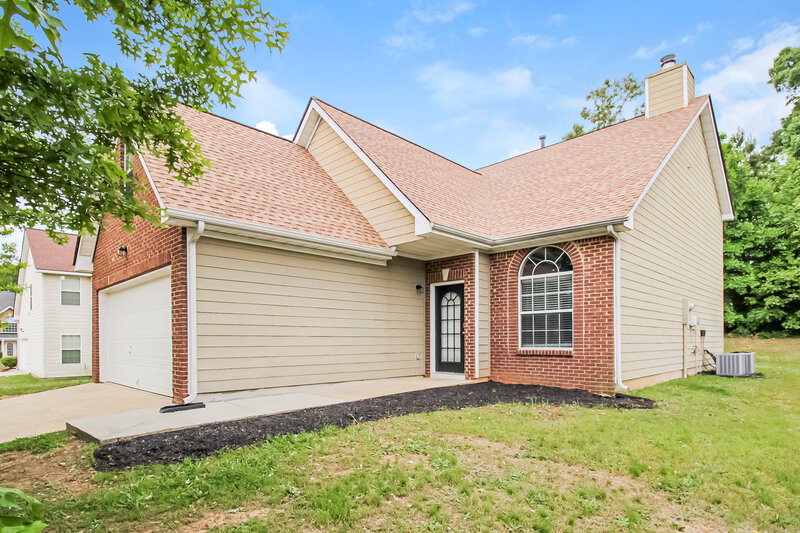 2,250/Mo, 673 Assolas Ct Fairburn, GA 30213 Side View