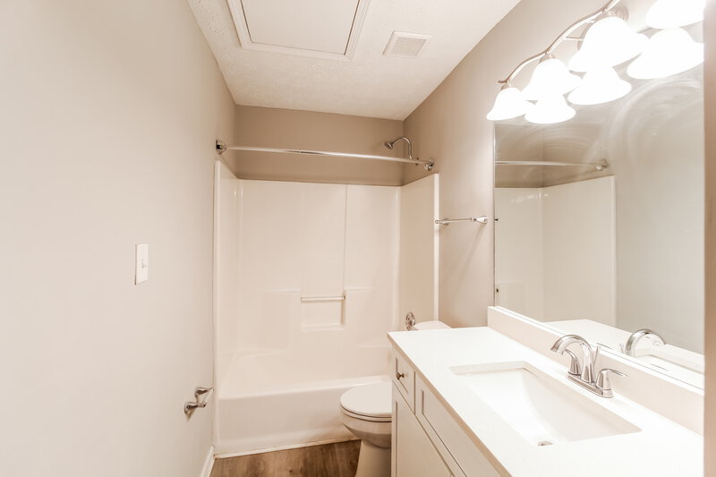 2,390/Mo, 3302 Avensong Village Cir Milton, GA 30004 Main Bathroom View