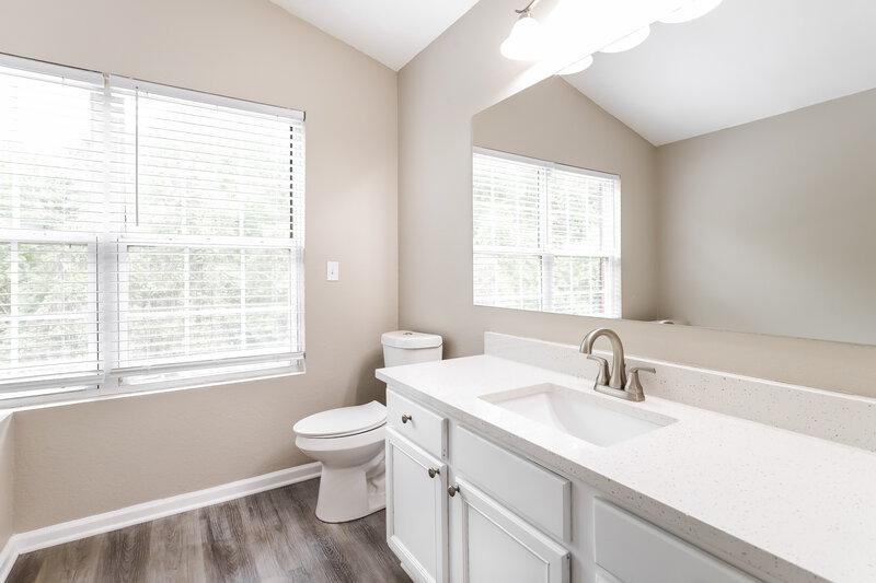 1,930/Mo, 2883 Windsor Forrest Ct College Park, GA 30349 Main Bathroom View