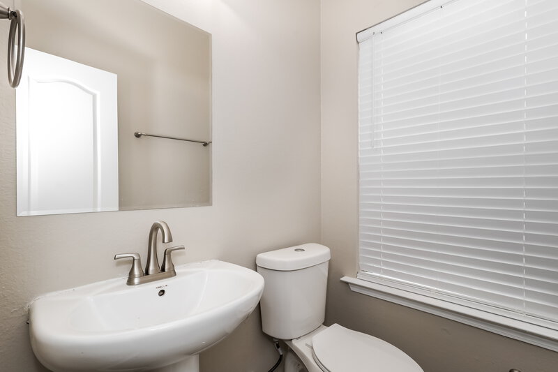 1,930/Mo, 2883 Windsor Forrest Ct College Park, GA 30349 Bathroom View 2