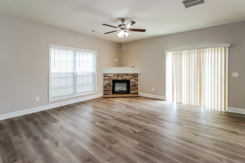 2,130/Mo, 241 Swem Ct McDonough, GA 30253 Living Room View