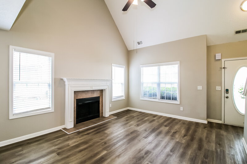 2,345/Mo, 216 Rivergate Ct Jonesboro, GA 30238 Living Room View 2