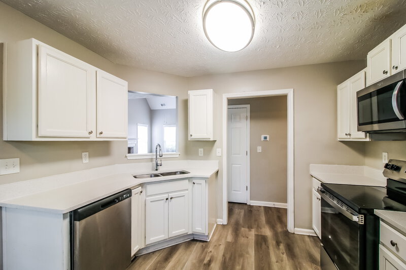 2,345/Mo, 216 Rivergate Ct Jonesboro, GA 30238 Kitchen View 2