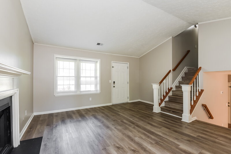 3,400/Mo, 10305 Virginia Pine Ln Alpharetta, GA 30022 Living Room View 2