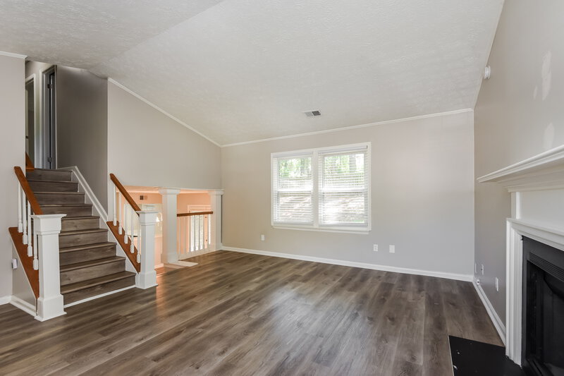 3,400/Mo, 10305 Virginia Pine Ln Alpharetta, GA 30022 Living Room View 3