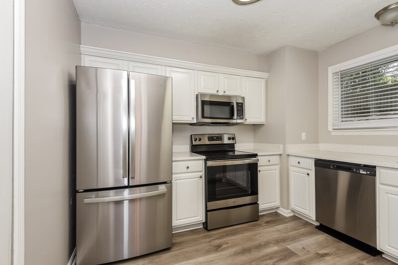 3,400/Mo, 10305 Virginia Pine Ln Alpharetta, GA 30022 Kitchen View