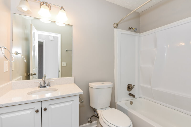 3,400/Mo, 10305 Virginia Pine Ln Alpharetta, GA 30022 Bathroom View