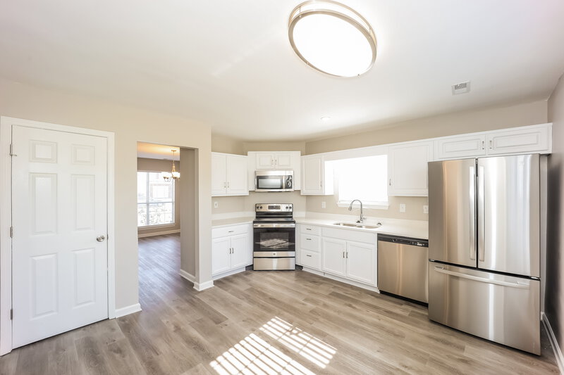 2,075/Mo, 239 Stallion Trl Riverdale, GA 30274 Kitchen View 2
