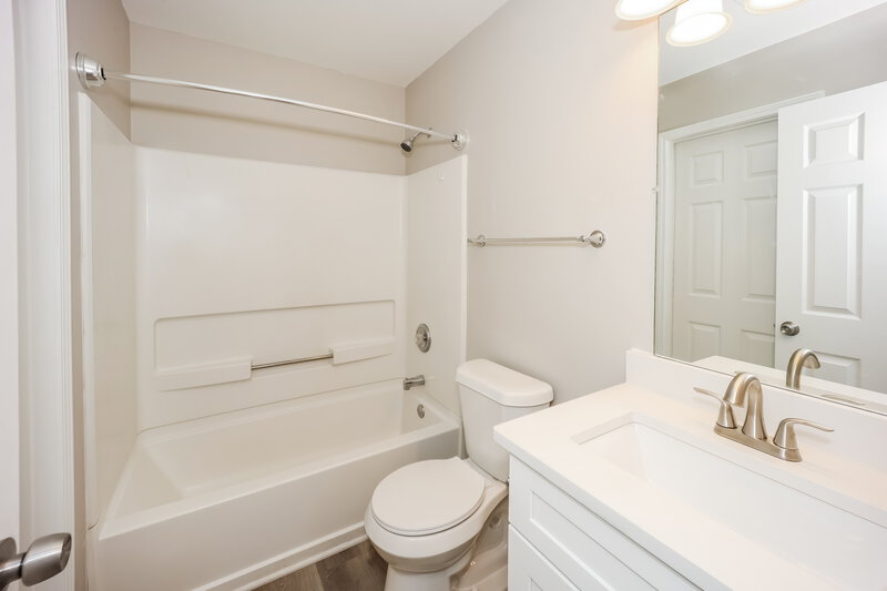 2,075/Mo, 239 Stallion Trl Riverdale, GA 30274 Bathroom View