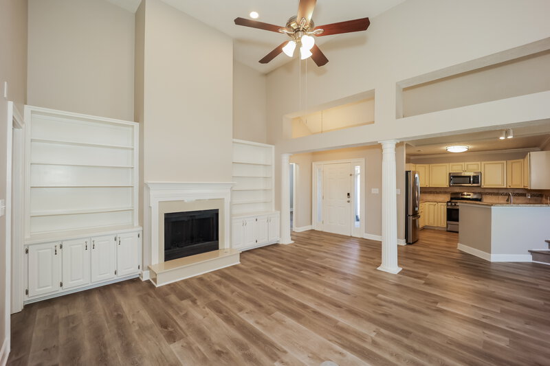 2,185/Mo, 385 Fairway Ct Newnan, GA 30265 Living Room View 3