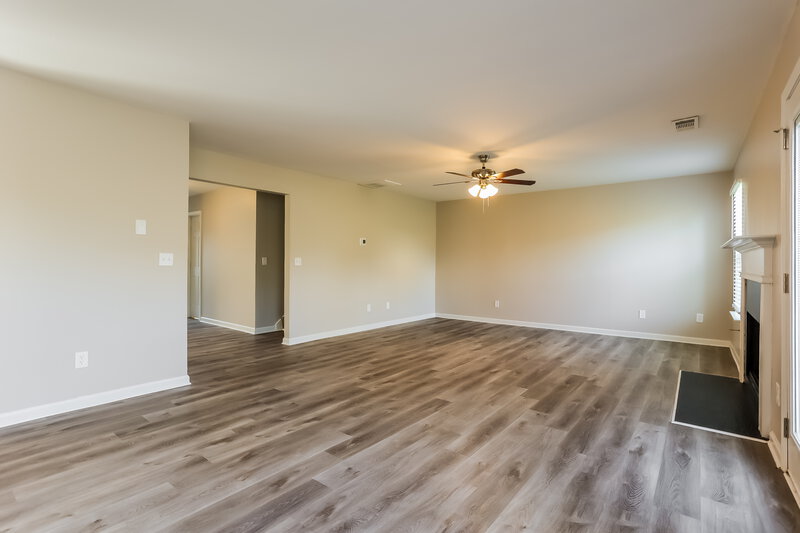 3,740/Mo, 3051 Berthas Overlook Douglasville, GA 30135 Living Room View 2