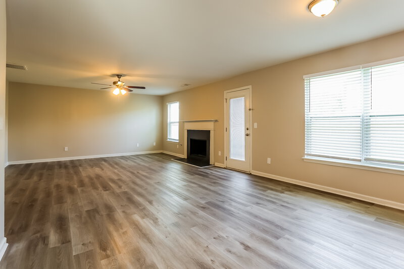 3,740/Mo, 3051 Berthas Overlook Douglasville, GA 30135 Living Room View 3