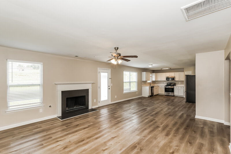 2,495/Mo, 3051 Berthas Overlook Douglasville, GA 30135 Family Room View