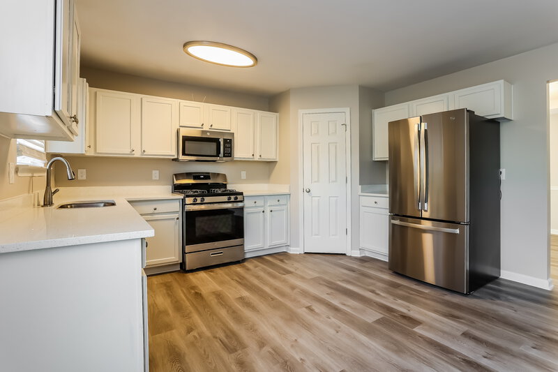 3,740/Mo, 3051 Berthas Overlook Douglasville, GA 30135 Kitchen View 2