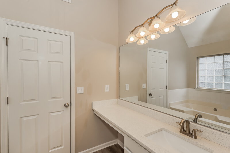 2,495/Mo, 3051 Berthas Overlook Douglasville, GA 30135 Main Bathroom View