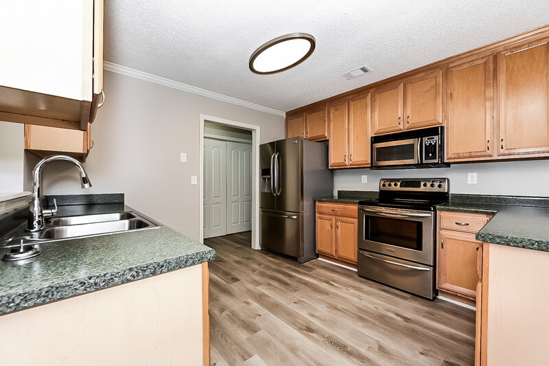 2,275/Mo, 350 Madison Ave Hampton, GA 30228 Misc View 3