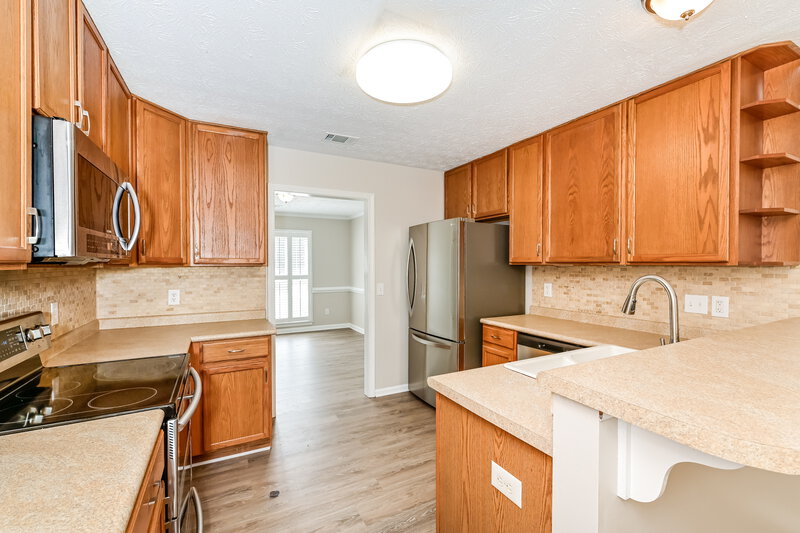 2,095/Mo, 135 Dearing Woods Way Covington, GA 30014 Kitchen View 2