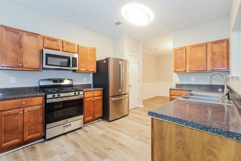 1,845/Mo, 142 Southwind Ln Newnan, GA 30265 Kitchen View