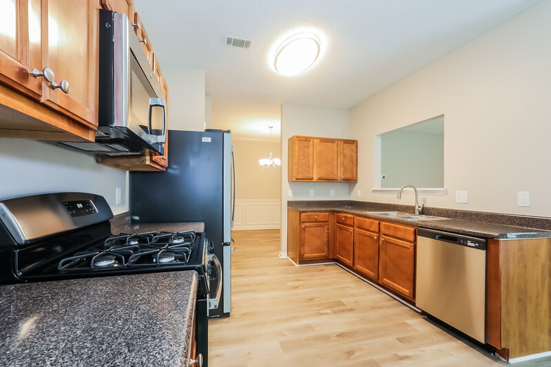 1,845/Mo, 142 Southwind Ln Newnan, GA 30265 Kitchen View 2