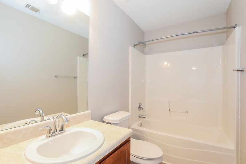 1,845/Mo, 142 Southwind Ln Newnan, GA 30265 Bathroom View