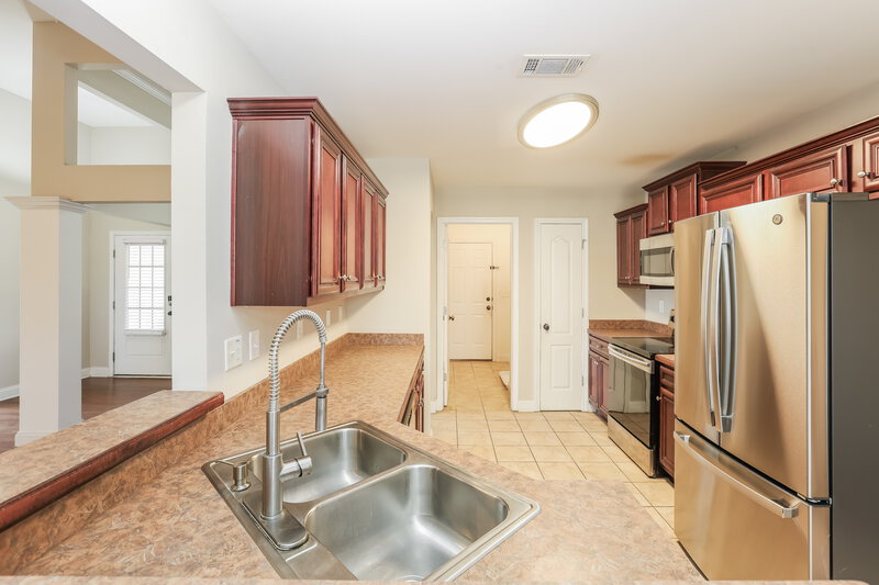 2,335/Mo, 303 Surrey Ct Bremen, GA 30110 Kitchen View 2