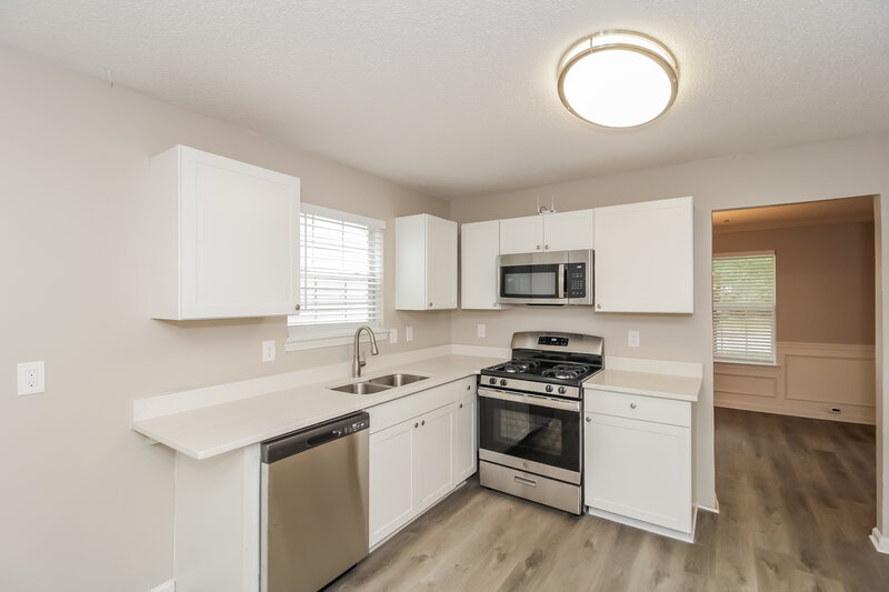 2,405/Mo, 4246 Holliday Rd Atlanta, GA 30349 Kitchen View 2