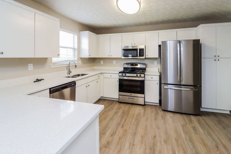 2,215/Mo, 964 Field View Dr McDonough, GA 30253 Kitchen View