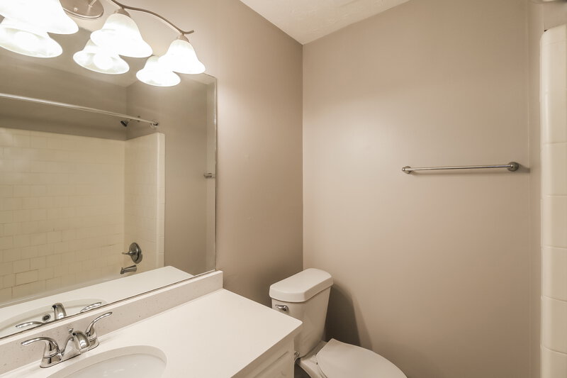 1,590/Mo, 108 Julie Ln Stockbridge, GA 30281 Bathroom View