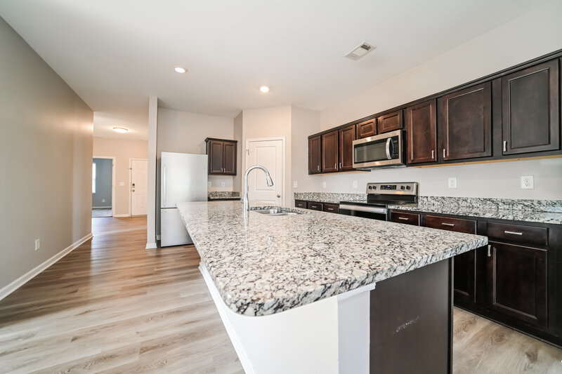 2,210/Mo, 1062 Coldwater Dr Griffin, GA 30224 Kitchen View 2