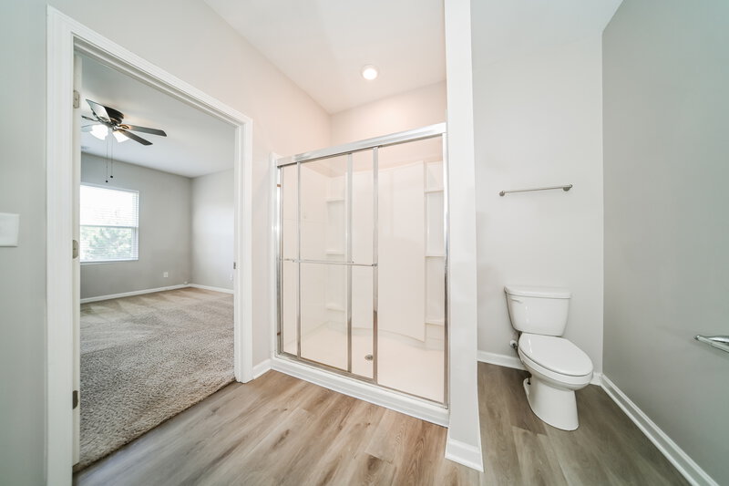 2,210/Mo, 1062 Coldwater Dr Griffin, GA 30224 Main Bathroom View 2