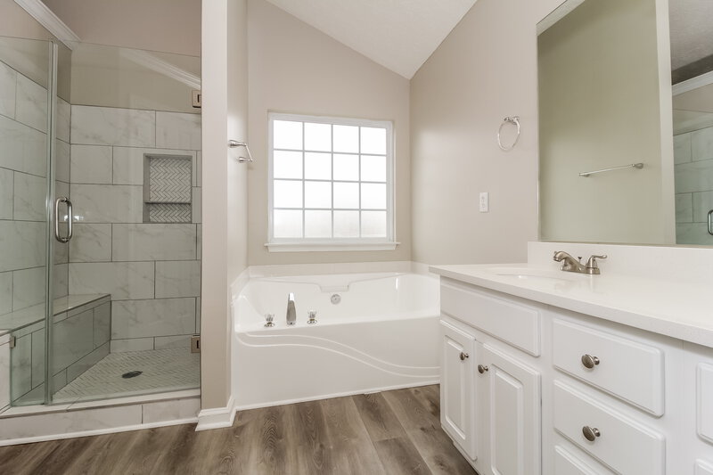 2,180/Mo, 20 Tavern Grn Dallas, GA 30157 Main Bathroom View