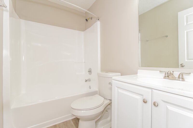 2,180/Mo, 20 Tavern Grn Dallas, GA 30157 Bathroom View