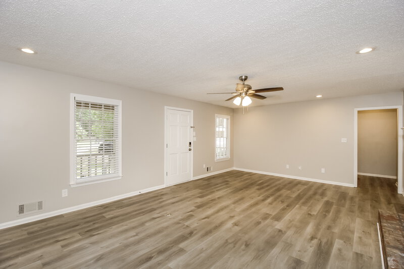 2,000/Mo, 237 Vienna Way Douglasville, GA 30134 Living Room View