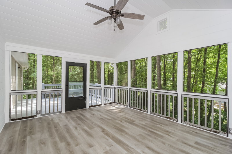 2,000/Mo, 237 Vienna Way Douglasville, GA 30134 Sun Room View