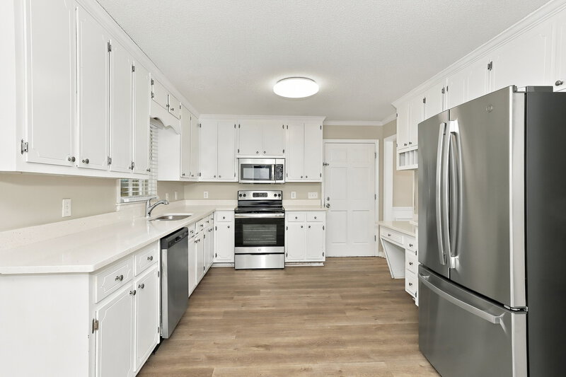 2,300/Mo, 5902 Bridgemont Pl NW Acworth, GA 30101 Kitchen View