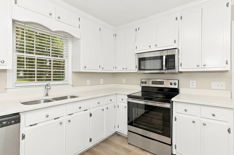 2,300/Mo, 5902 Bridgemont Pl NW Acworth, GA 30101 Kitchen View 2