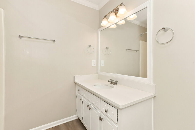 2,300/Mo, 5902 Bridgemont Pl NW Acworth, GA 30101 Primary Bathroom View