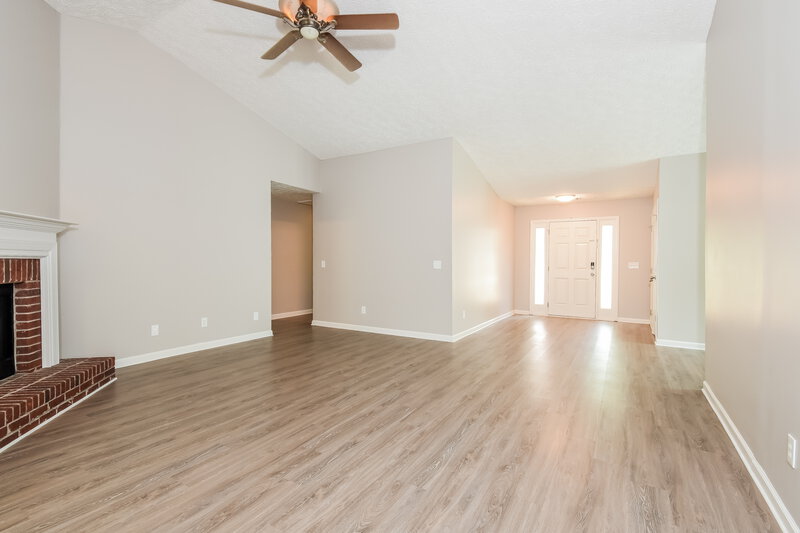 2,425/Mo, 1924 Westover Ln NW Kennesaw, GA 30152 Living Room View 2