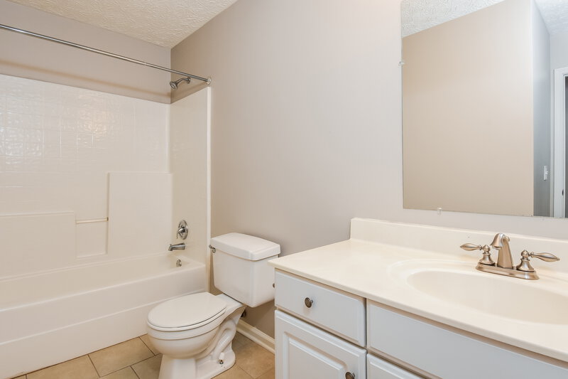 2,425/Mo, 1924 Westover Ln NW Kennesaw, GA 30152 Bathroom View