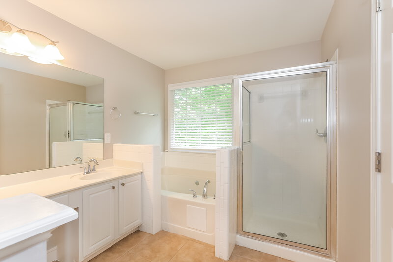 2,845/Mo, 715 Kimball Parc Ct Johns Creek, GA 30022 Main Bathroom View 2