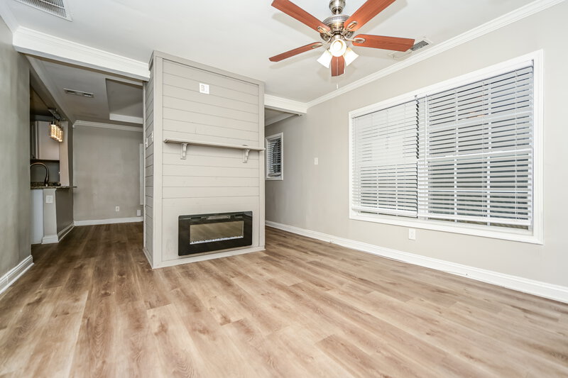 1,900/Mo, 1315 Dorsey St SW Atlanta, GA 30310 Living Room View