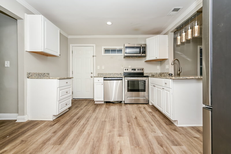 1,900/Mo, 1315 Dorsey St SW Atlanta, GA 30310 Kitchen View