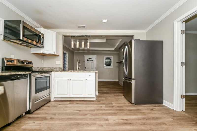 1,900/Mo, 1315 Dorsey St SW Atlanta, GA 30310 Kitchen View 2