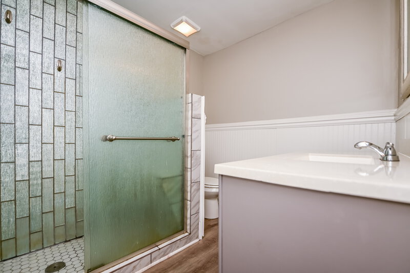 1,900/Mo, 1315 Dorsey St SW Atlanta, GA 30310 Bathroom View